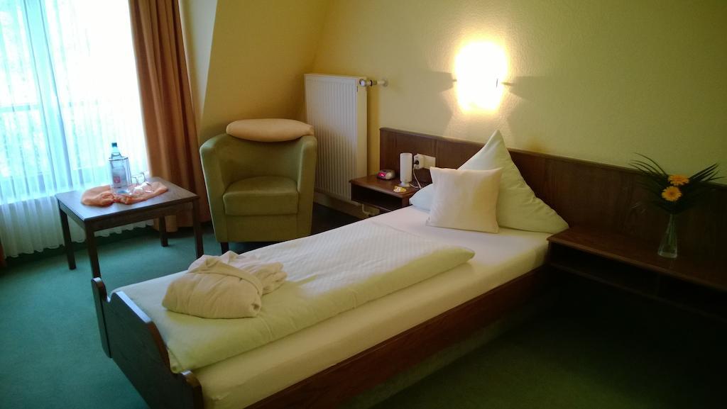 באד קוניגסהופן אים גראבפלד Landhotel Vierjahreszeiten חדר תמונה